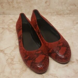 Artemis red animal print flat loafers women's shoes size 37
